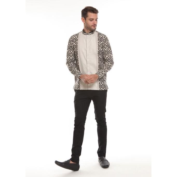 MANZONE KEMEJA BATIK KOKO PRIA LENGAN PANJANG MODERN FIT GUNTUR-BLACK DFHG966415