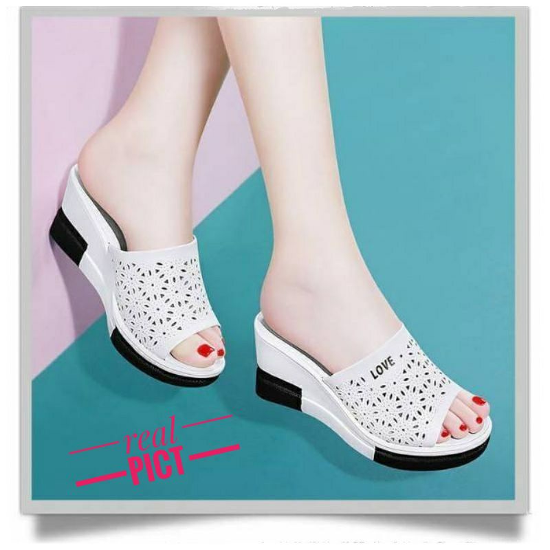 US74 Sandal Wedges Laser Unik 7 cm