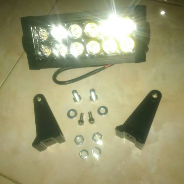 Lampu Tembak Sorot [60WATT] . 12 Titik LED. Terang Fokus. 12V-38V