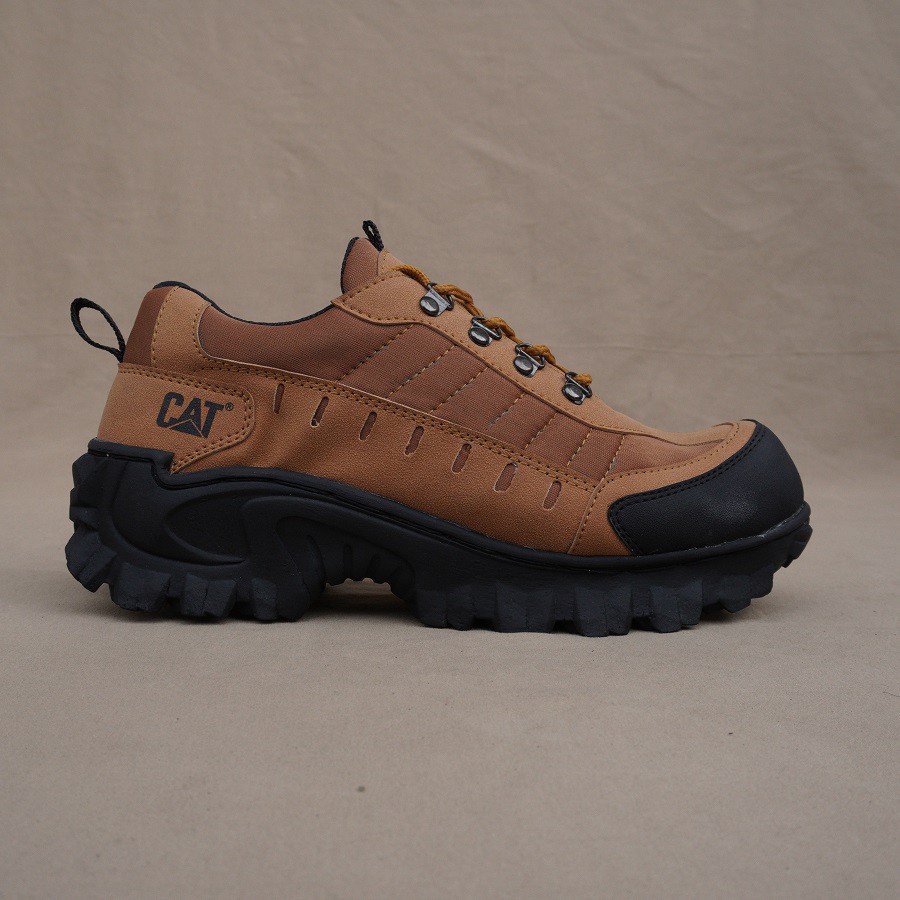 Sepatu Gunung Pria Pendek Caterpillar Buldozer Sepatu Safety Boots Ujung Besi Tracking Outdoor [COD]