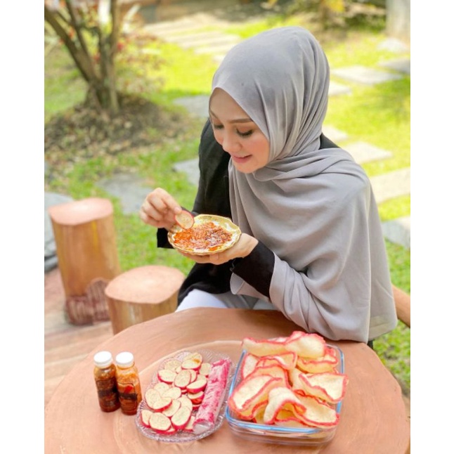

Kerupuk kering Uma Khas sukamara | khas | cemilan | makanan | oleh-oleh | kerupuk | pedas | sambal |