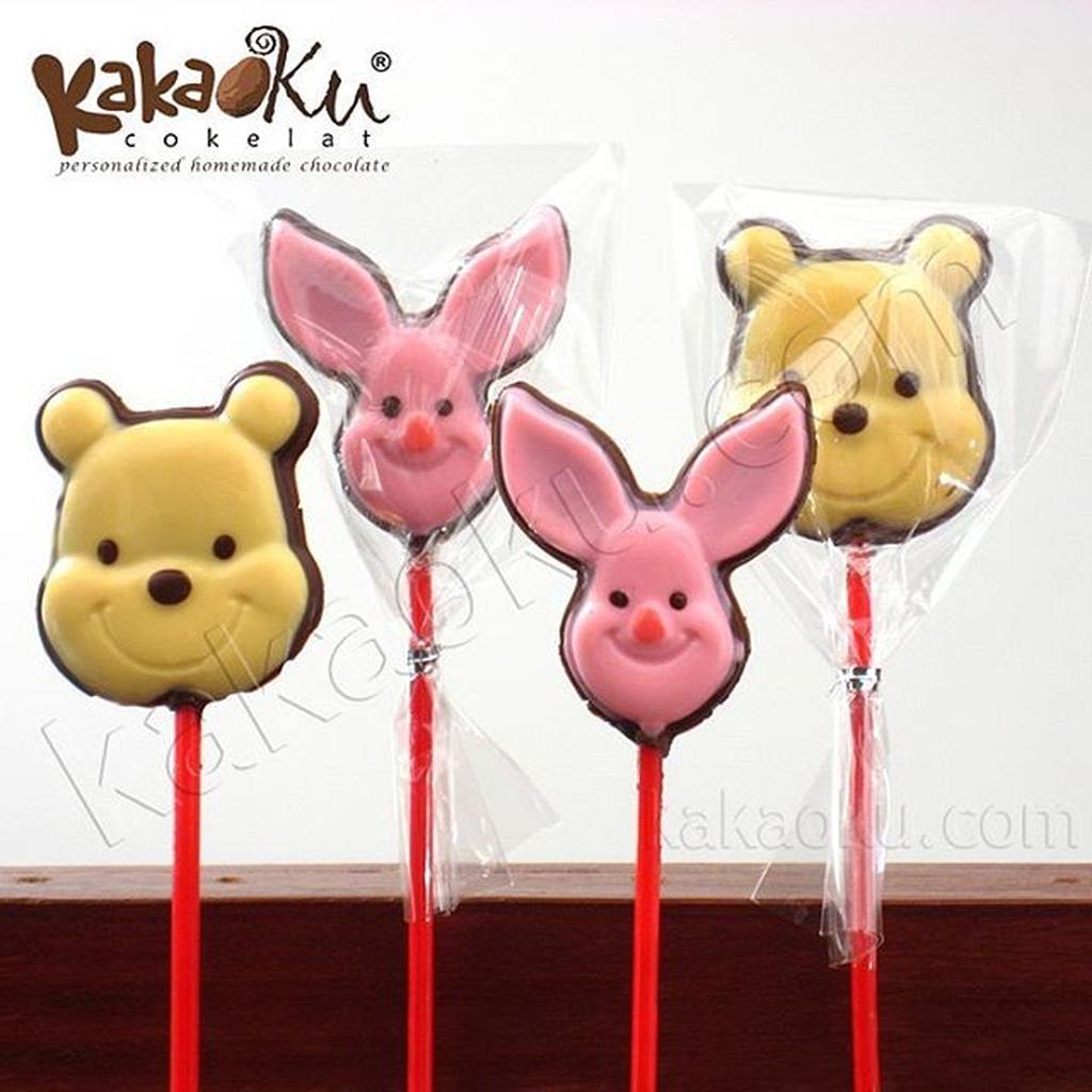

Lolipop Cokelat Winnie the Pooh dan Piglet.