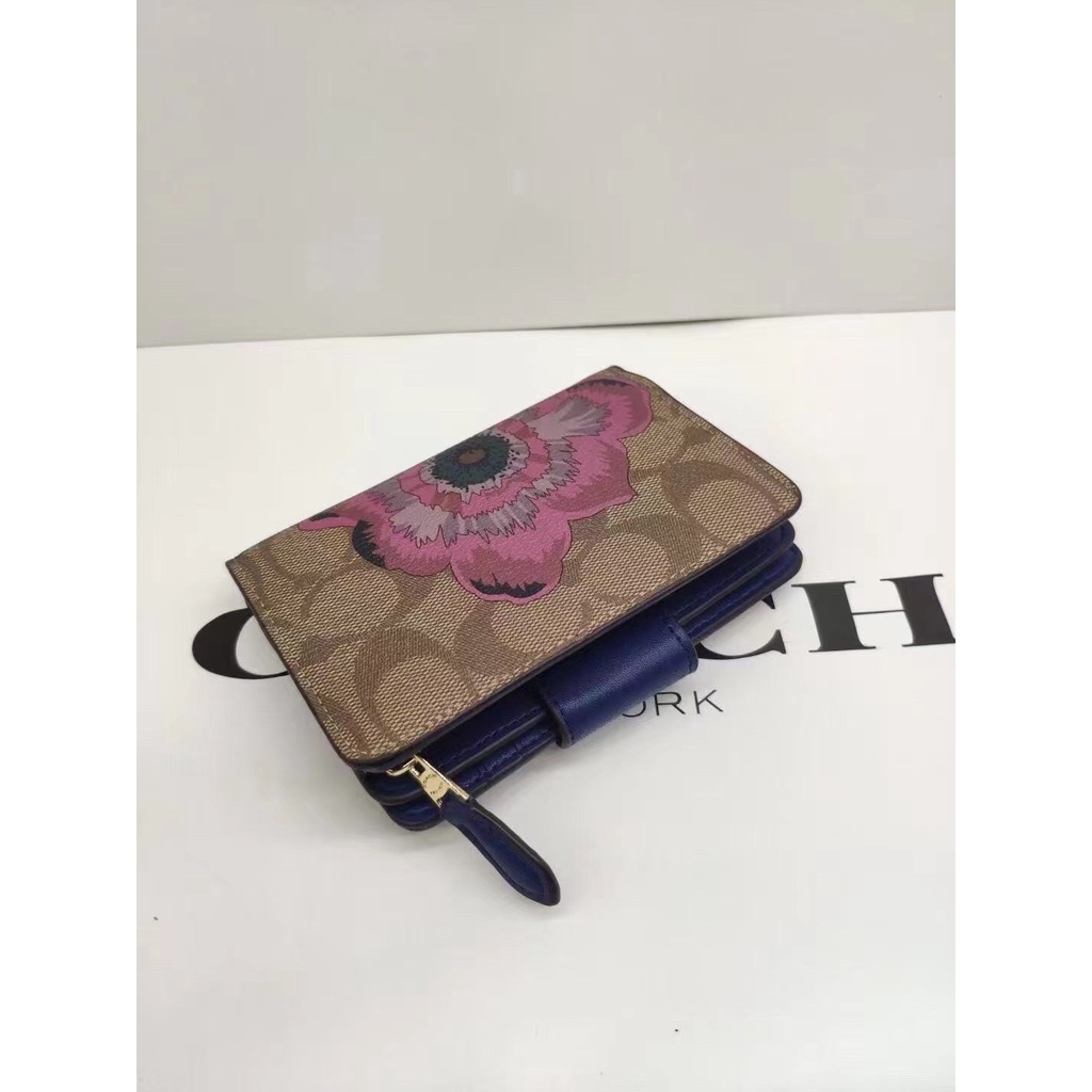 dompet wanita lipat C3773 C3375 C3452 C4117 C4116 canvas signature new ladies medium wallet multi-card card holder, coin purse New Style MEDIUM CORNER ZIP WALLET IN SIGNATURE CANVAS