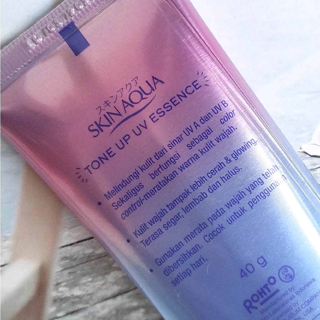 Skin Aqua Sunscreen Tone Up UV Essence SPF 50 Lavender 40gr Sunscreen Skin Aqua