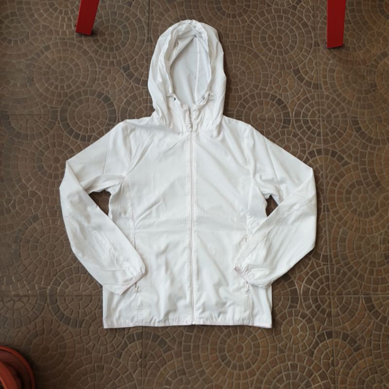 jaket uniqlo / uniqlo / jaket uniqlo second / jaket running / jaket sepeda