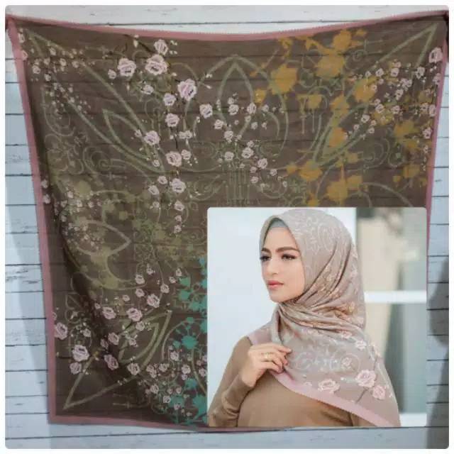 KERUDUNG HIJAB SEGI EMPAT MOTIF Deeka HIJAU BUNGA