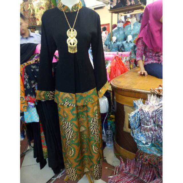 Batik stelan rok