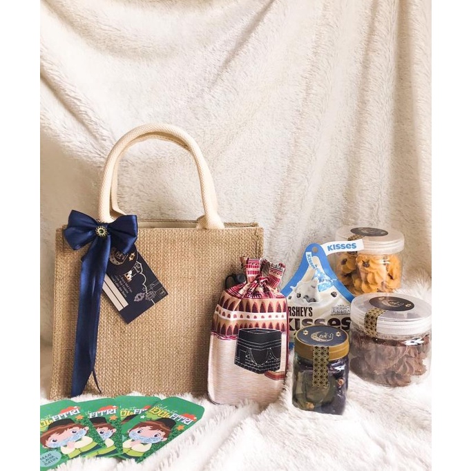 

PARSEL RAMADHAN HAMPERS LEBARAN PARCEL LEBARAN IDUL FITRI TAS BAMBU