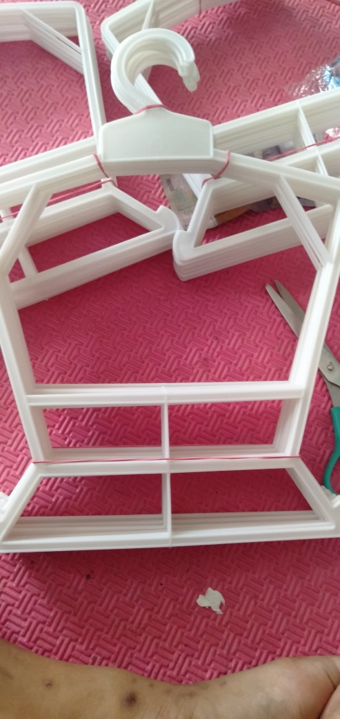 Gantungan Stelan Semua Ukuran(lusinan)