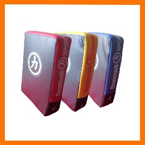 Dijual Alat Latihan Tendangan Olahraga Beladiri  Kick Boxing Pad  Strike Shields Limited