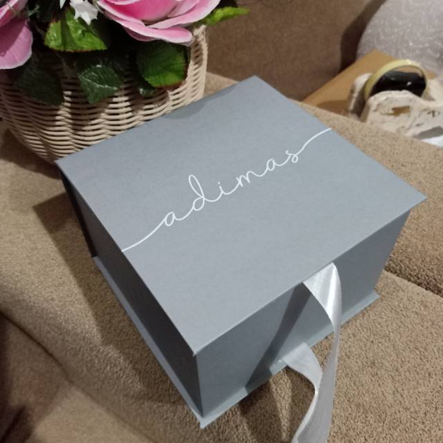 

Hardbox buku laminasi doff 15x15x10