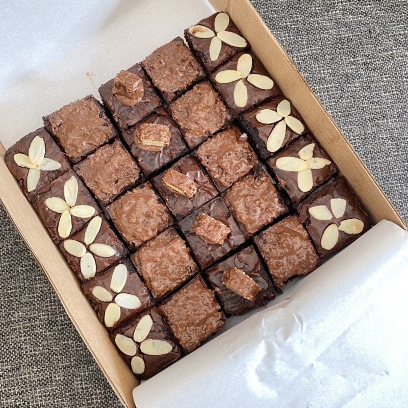 

BIG BROWNIES BY ELSKITCHEN (BESAR)