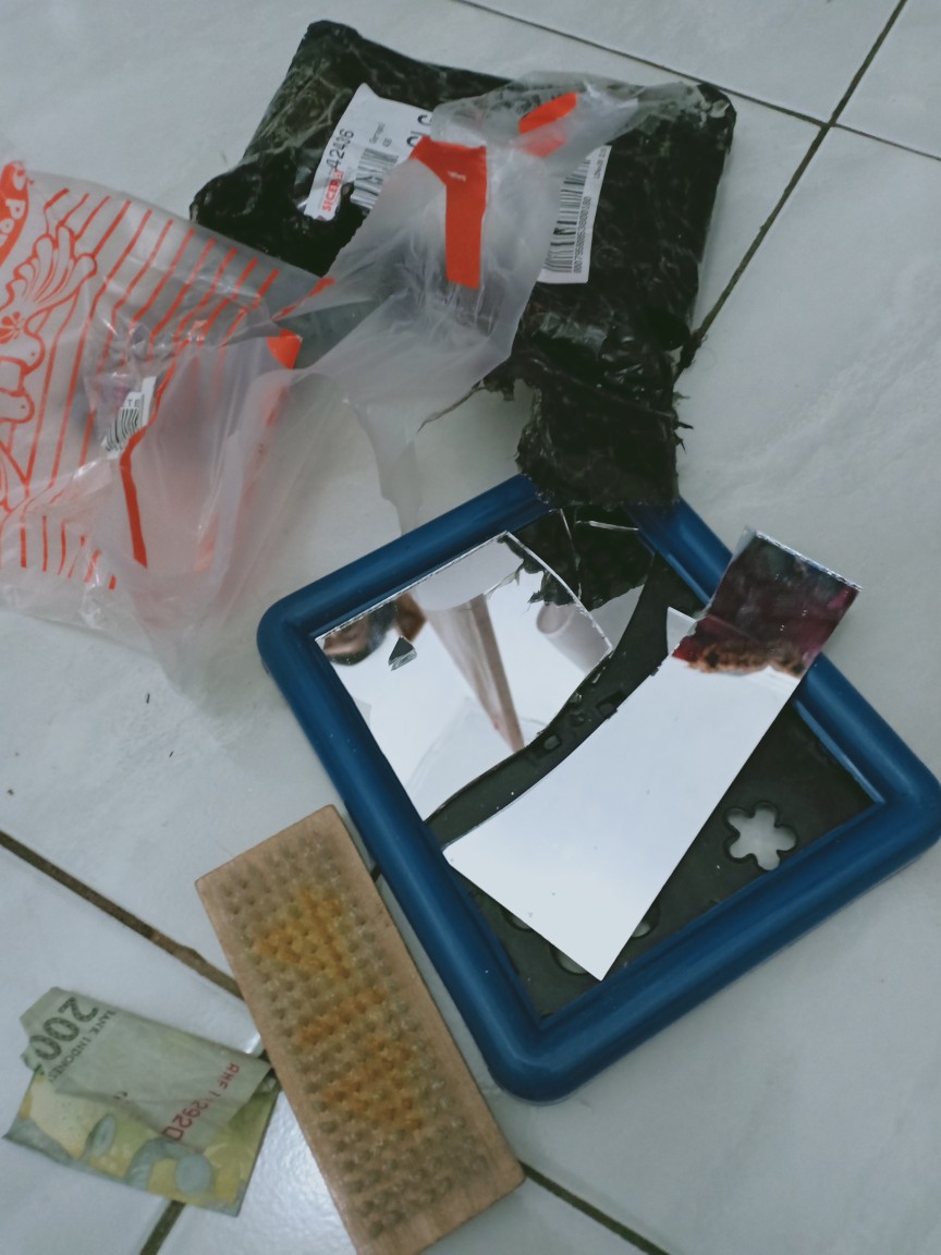 Cermin Meja High Quality / Kaca Cermin Meja Rias Persegi Penny