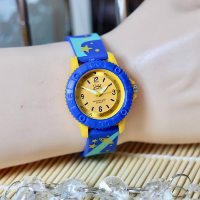 Jam Tangan Wanita Q&amp;Q Strap Rubber Motif VJ38