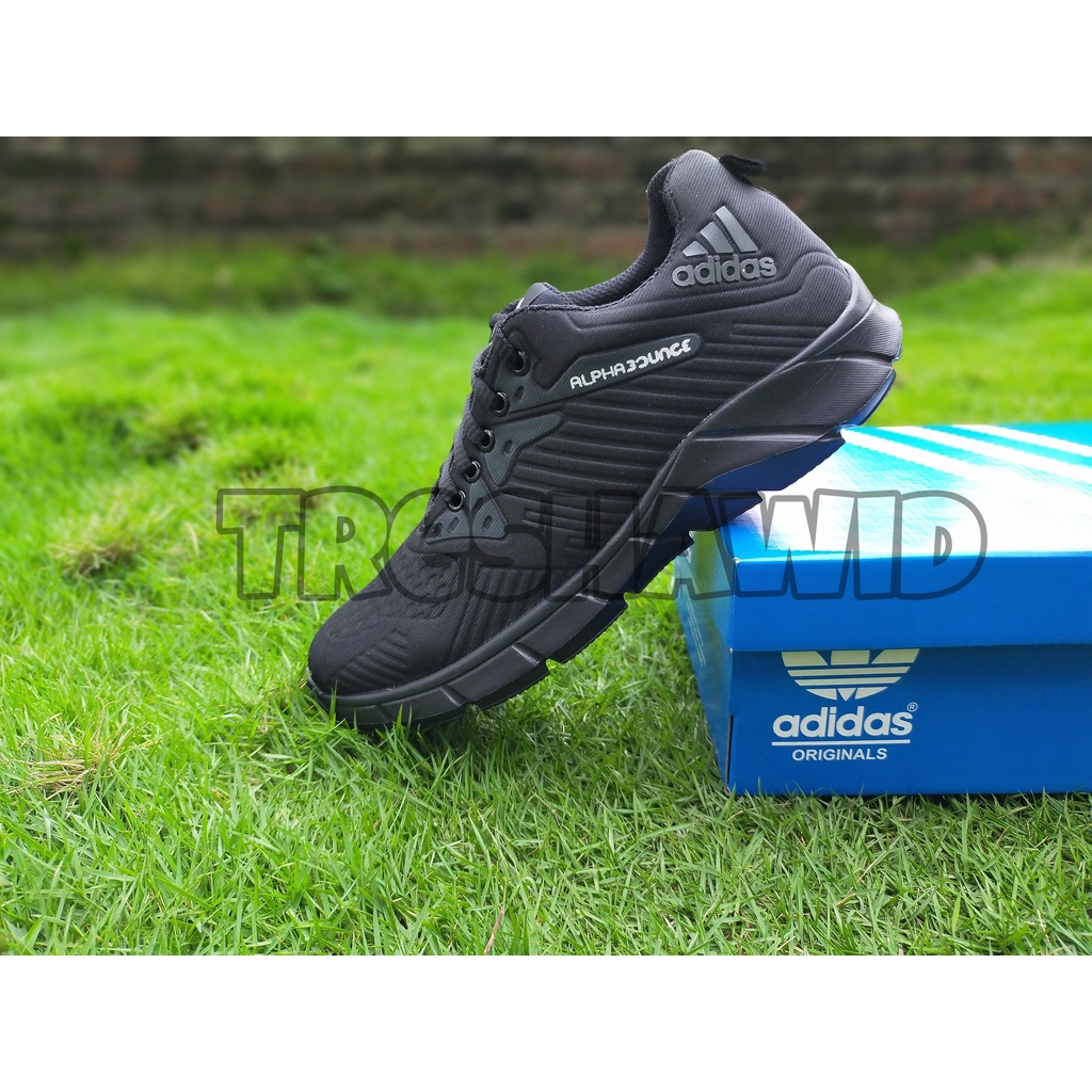 Sepatu Sekolah Sneakers Full Hitam