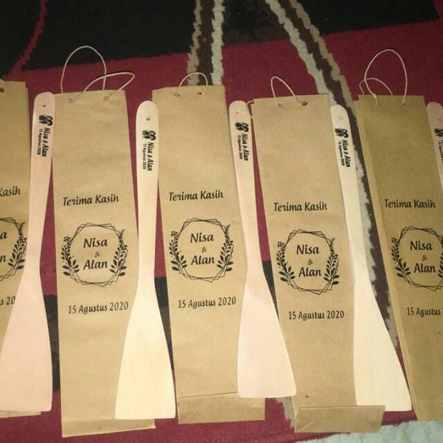 

Souvenir solet teflon panjang plus paperbag