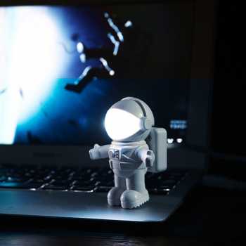 Lampu LED USB Night Light Lamp Flexible Spaceman Astronaut / Lampu Led Malam Lampu Led Astronot / Lampu Aksesoris Kamar Keren Lampu Led Hiasan Kamar Aesthetic / Lampu Astronot Listrik Lampu Usb Led Mini Lampu Laptop Usb / Lampu Led Usb Aksesoris Laptop