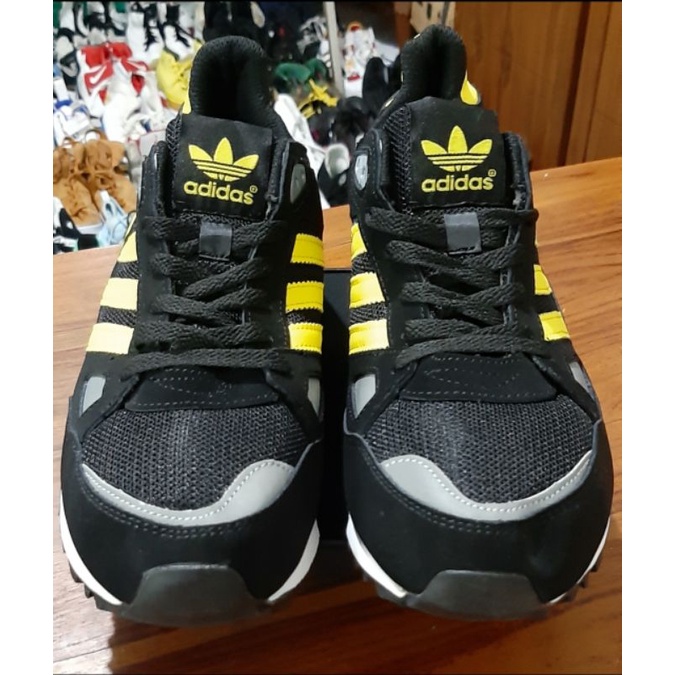 SEPATU PREMIUM ADIDAS ZX 750 SIZE 43