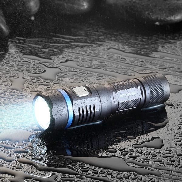 JETBeam C8 Pro Tactical Senter LED Cree SST-40 N4 BC 1200 Lumens - Black