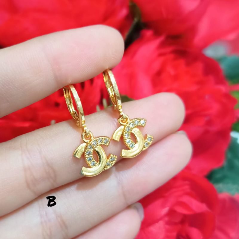 Anting TITANIUM Wanita brand logo ternama emas Korea anti karat