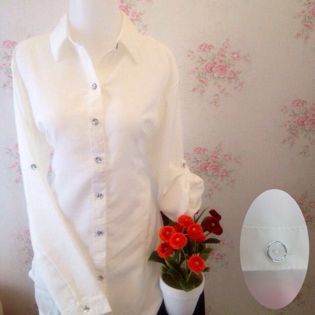 Kemeja blus putih wanita polos lembut