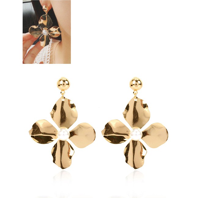 LRC Anting Tusuk Fashion Golden Alloy Flowers And Pearl Earrings K44382