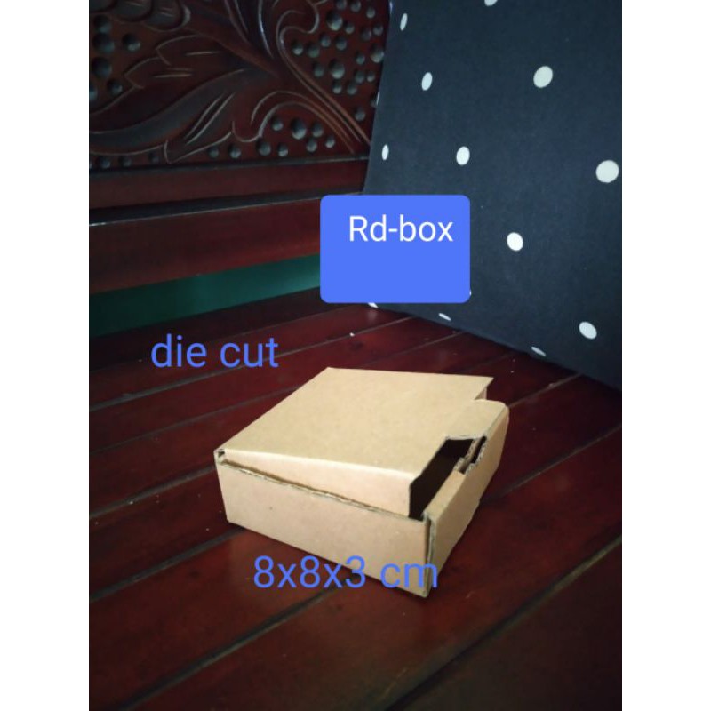 

kardus murah/karton packaging/dos pizza uk 8x8x3 cm kotak aksesories model pizza,souvenir dan lainny