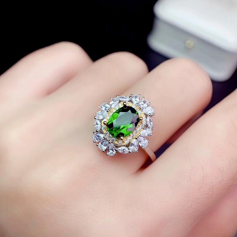 Natural Oval Emerald Green Stone Ring For Women Luxury Elegant 18k White Gold Wedding Rings May Birthstone Anniversary Gifts