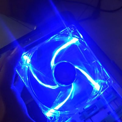 Fan Casing 12cm Bening 4 Lampu Blue LED Merek Zalman