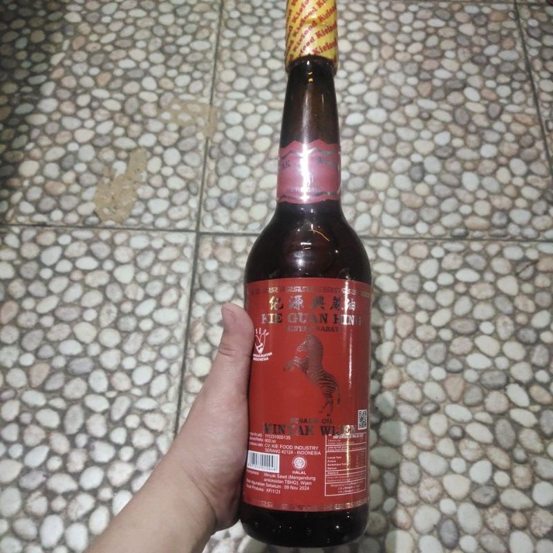 

KIE GUAN HING MINYAK WIJEN (SESAME OIL) CAP ZEBRA 600ML