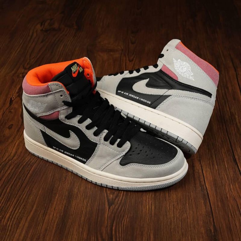 Air Jordan 1 Retro High Neutral Grey Hyper Crimson