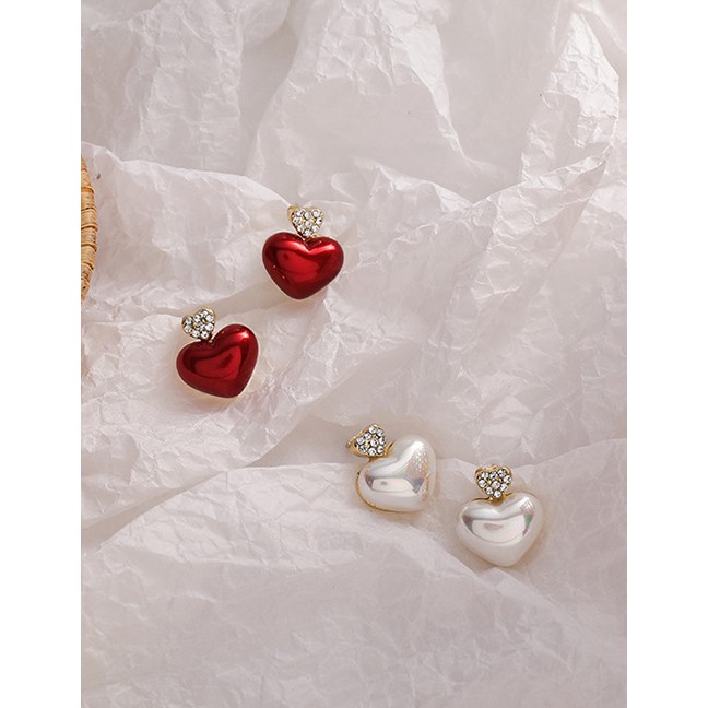 LRC Anting Tusuk Fashion White Diamond Love Pearl Stud Earrings P59565