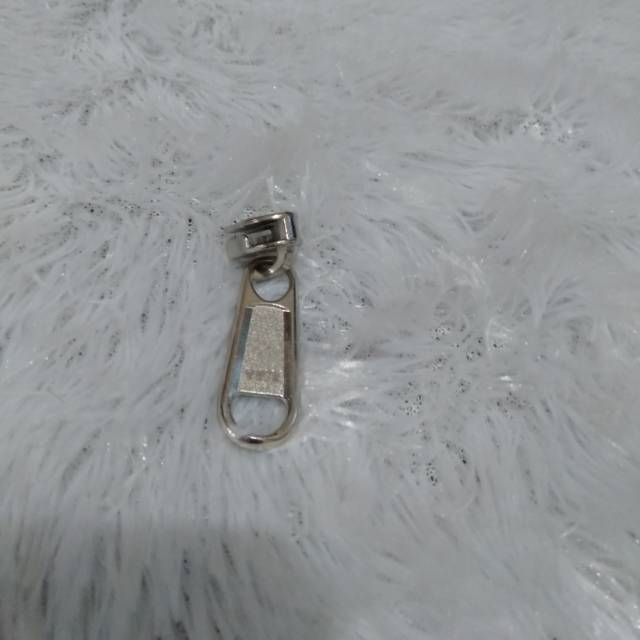 Kepala resleting ykk
