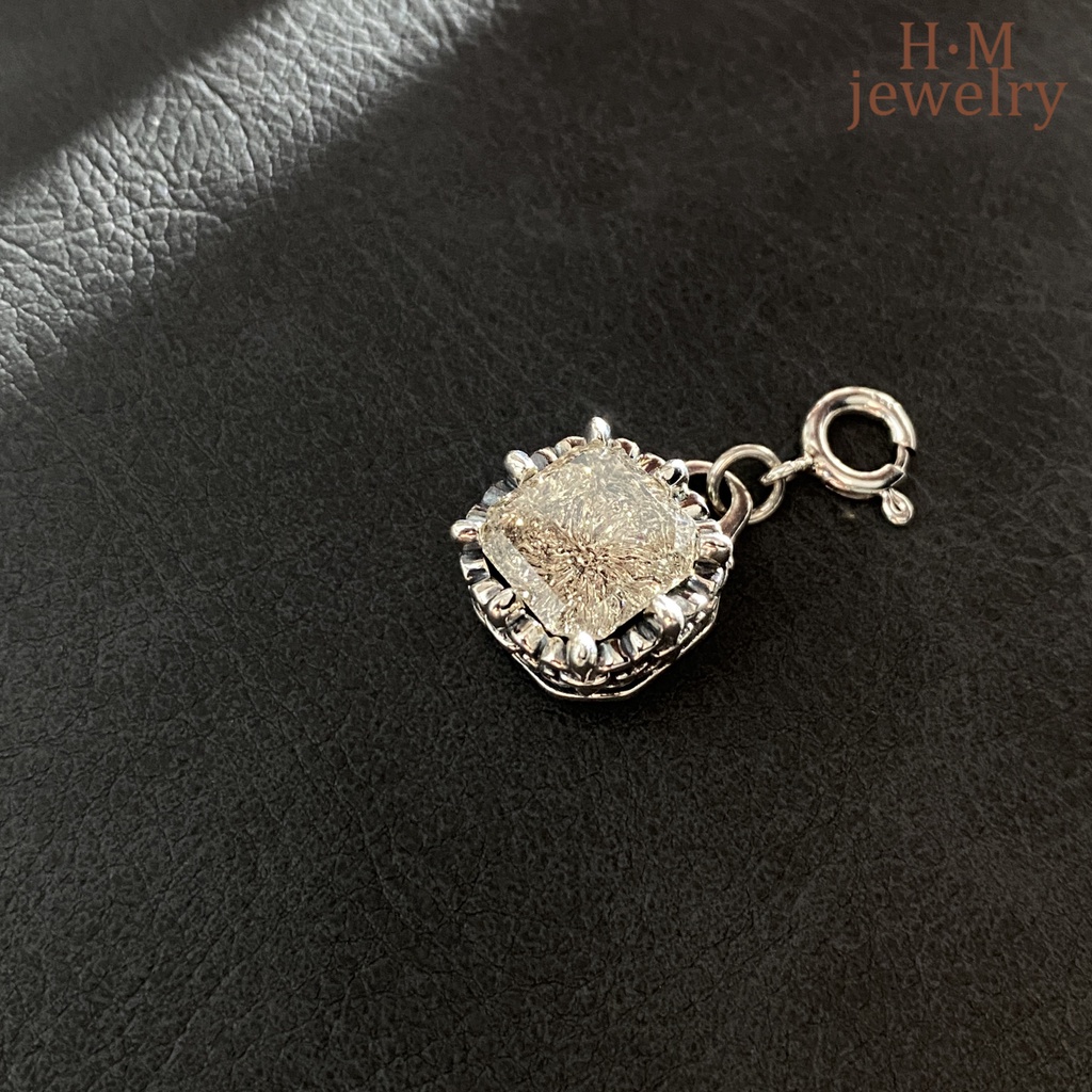 Liontin Bentuk Kotak Bahan S925 Silver Aksen Berlian Gaya Vintage