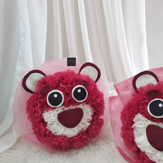 Jual Buket karakter Lotso/buket bunga/buket wisuda/hadiah wisuda/kado