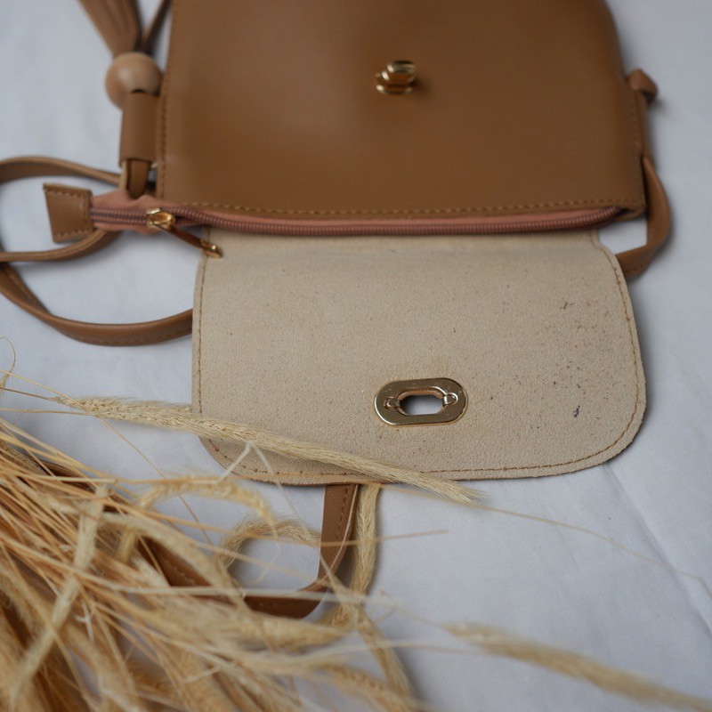 Tas Selempang HP Wanita Leila Two-Tone Slingbag Handphone Sling Bag Polos Simple mini Import tassel