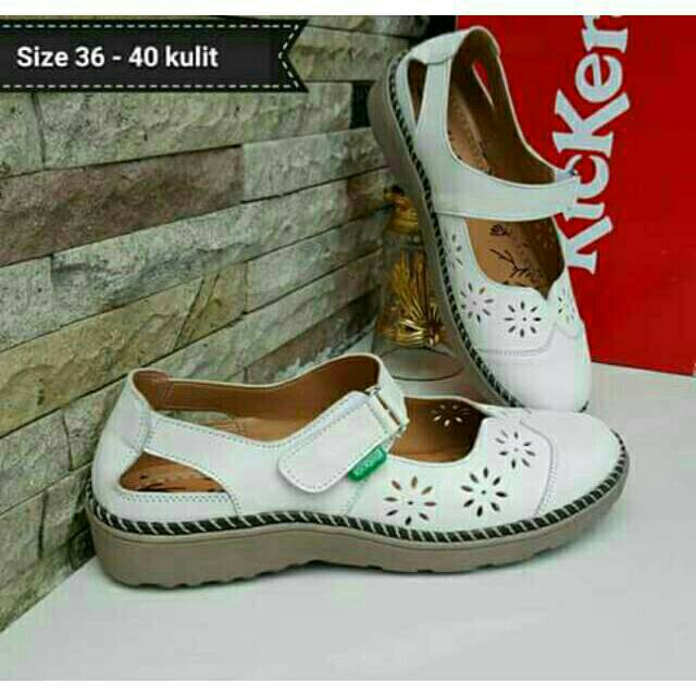 Sandal sepatu kickers