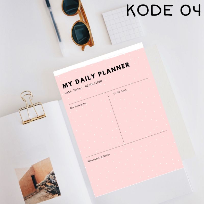 

DAILY PLANNER BOOK