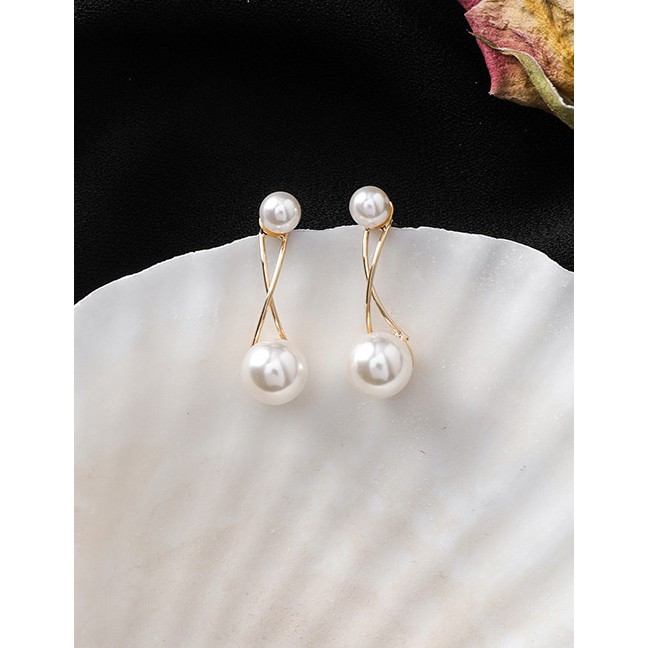 LRC Anting Tusuk Fashion Gold 925 Silver Pin Size Artificial pearl Line Staggered Earrings D42713