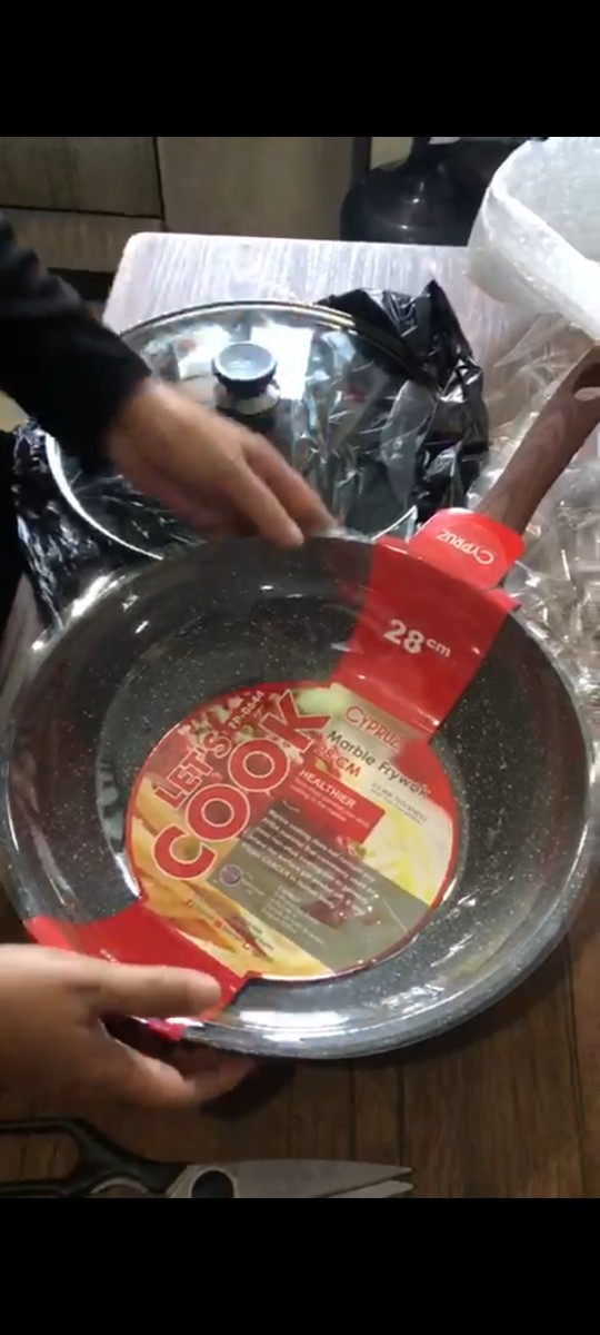 Cypruz Fry Wok / Wajan Penggorengan Marble Gg Kayu 28 Cm