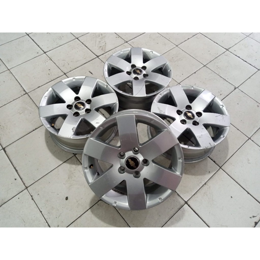 velg mobil bekas ring 17 lubang buat 5x114 warna silver bekas copotan mobil captiva