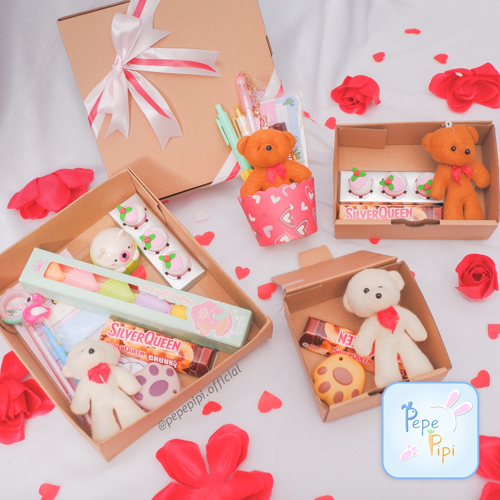 Parcel Hampers Valentine Tulis keranjang / Box Cantik Bingkisan Kado Gift Kado Valentin Set coklat silverqueen kasih sayang love boneka bear beruang