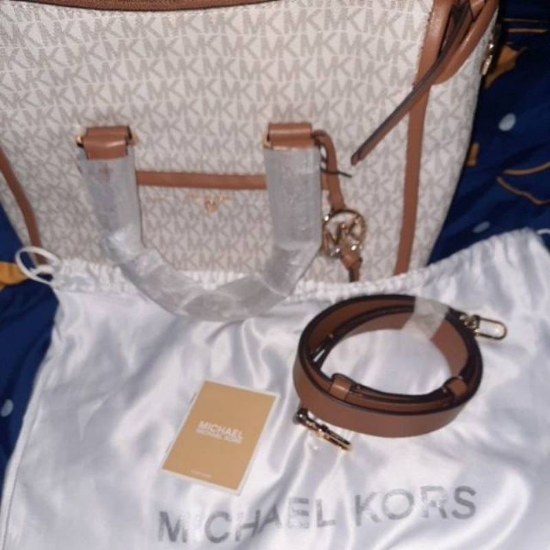 MK Signature Carine Medium Satchel Preloved like New