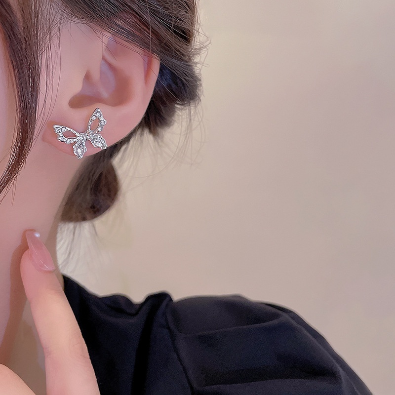 Anting Tusuk Desain Kupu-Kupu Bahan Silver Needle Untuk Wanita