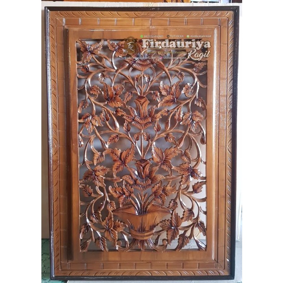 Hiasan pajangan dinding ukiran kayu jati jepara motif anggur kembang kembangan daun guci gentong aka