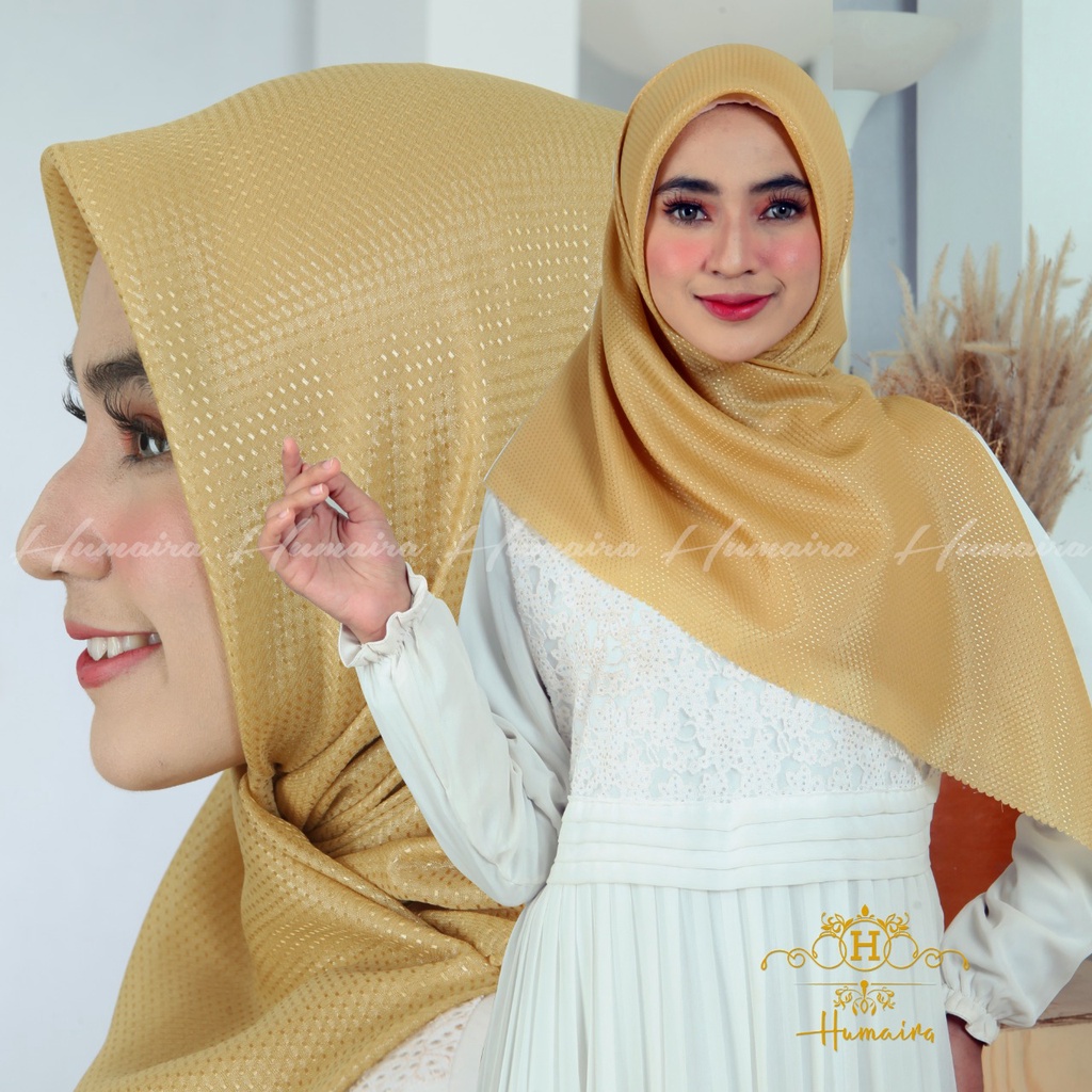 Hijab perempuan muslimah segi empat motif rubycon