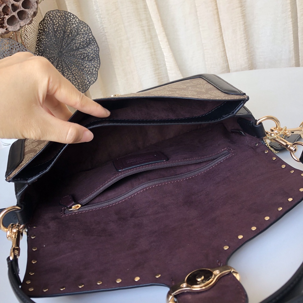 [Instant/Same Day]New Coach 5605  Women's Bag Georgie Series Color-blocking Bacchus Bag Shoulder Bag Diagonal Bag Handbag     jsb