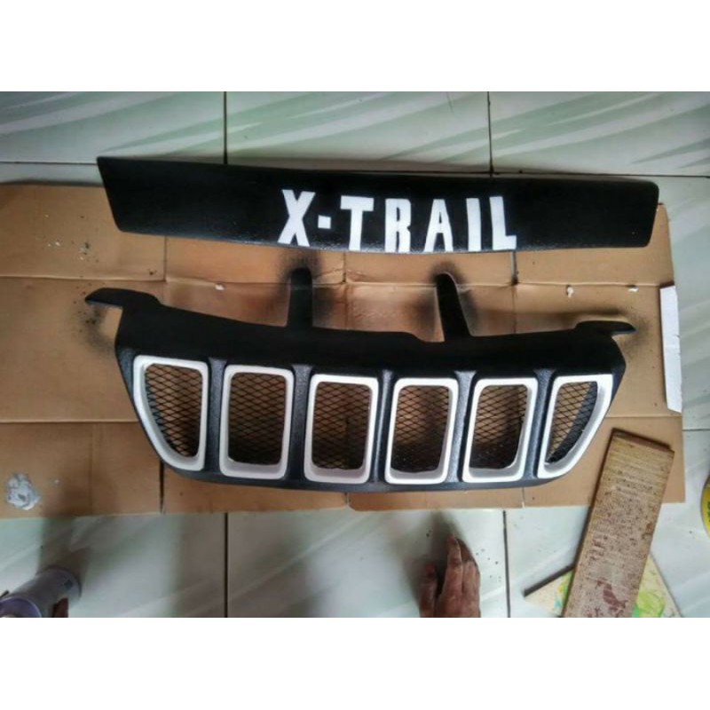grill Nisan X-Trail T30 model cheroke