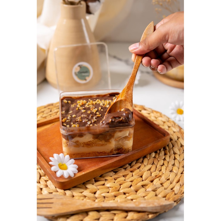 

Éclair au Chocolat Dessert Box