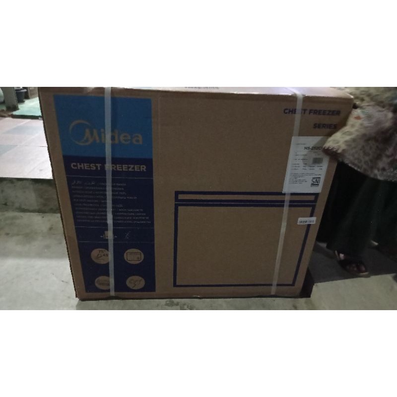cheast frezeer midea  HS 252ck